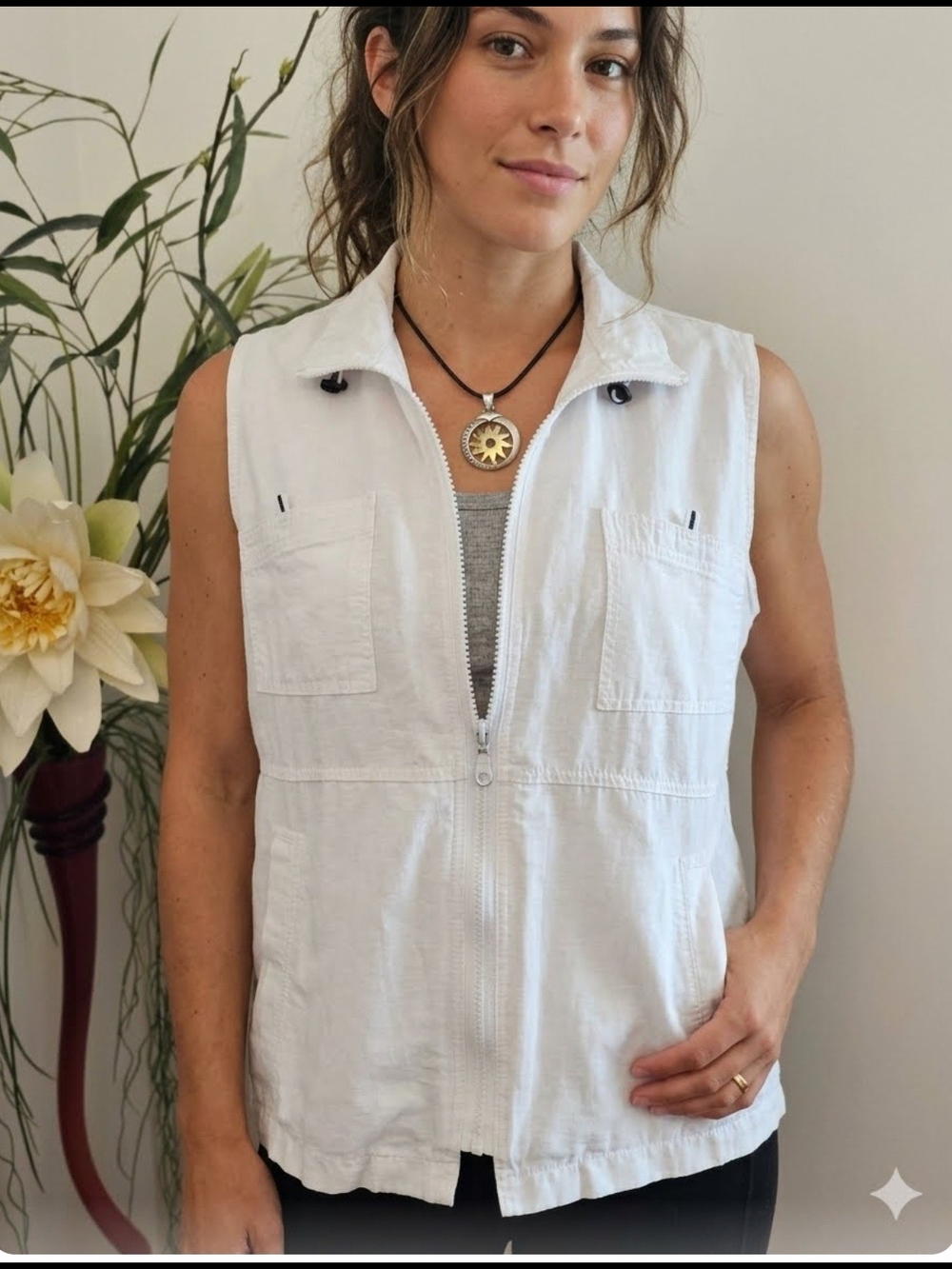 Live Star Women's White Lightweight Cargo Utility Vest Full Zip Size L Cotton Bl